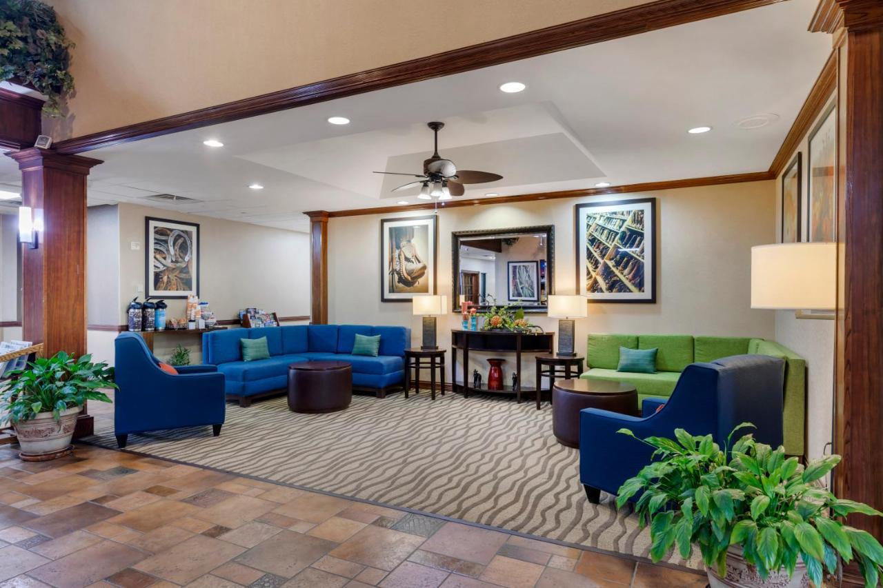 Comfort Suites Marshall Exterior photo