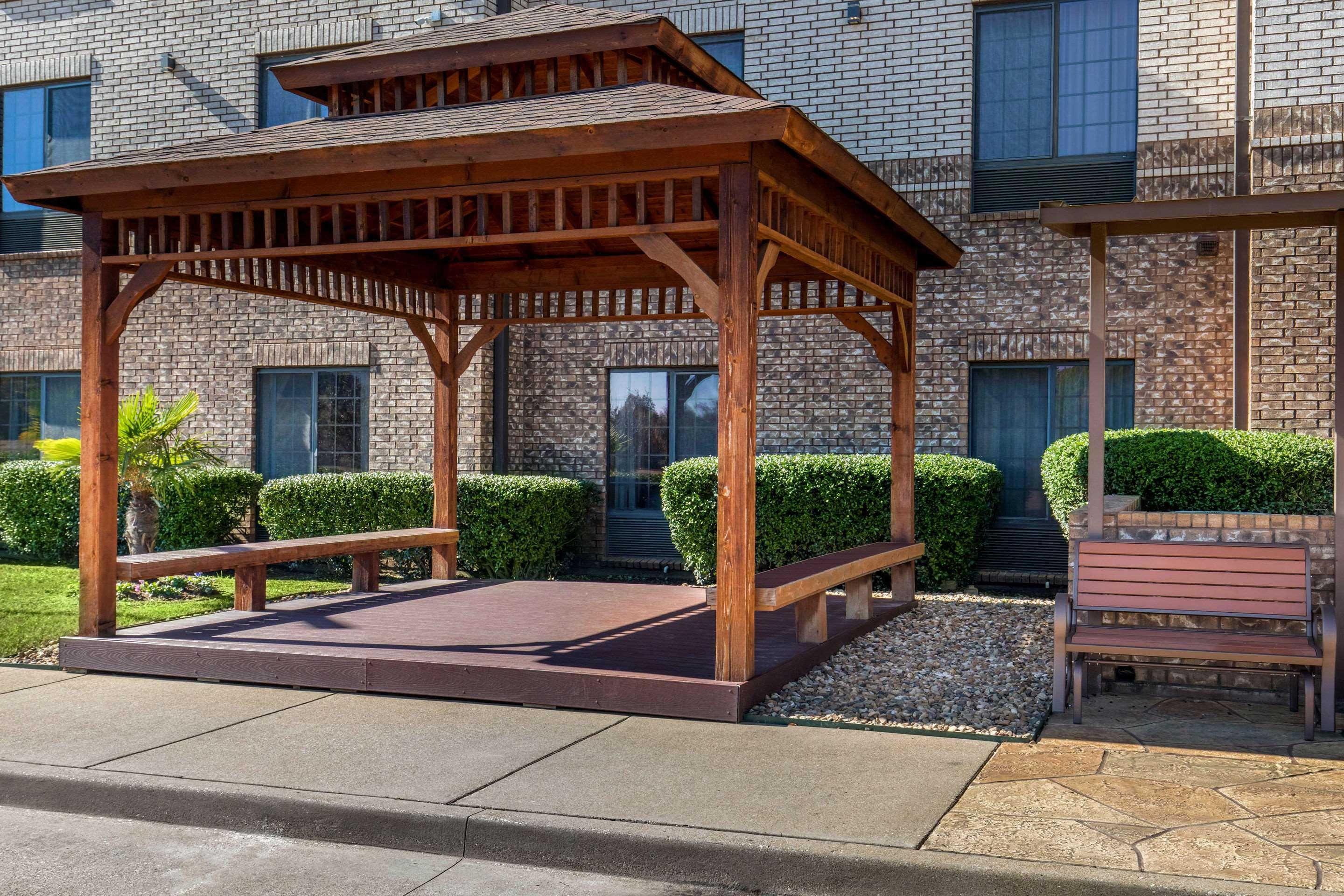 Comfort Suites Marshall Exterior photo