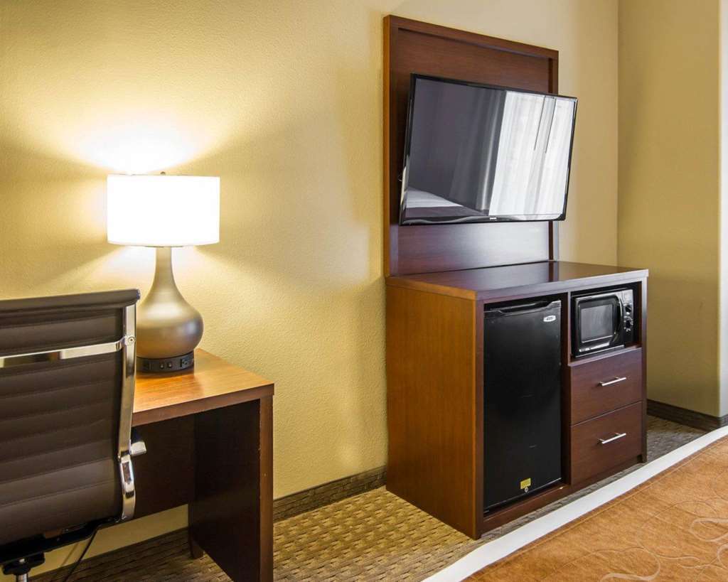 Comfort Suites Marshall Room photo